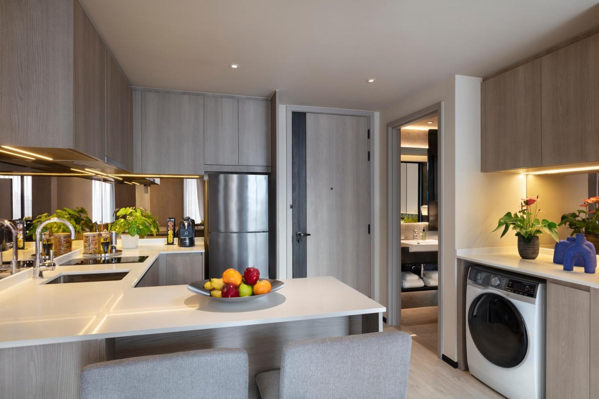 Hotel Ascott Thonglor Bangkok Exteriér fotografie A kitchen in a serviced apartment in Hong Kong